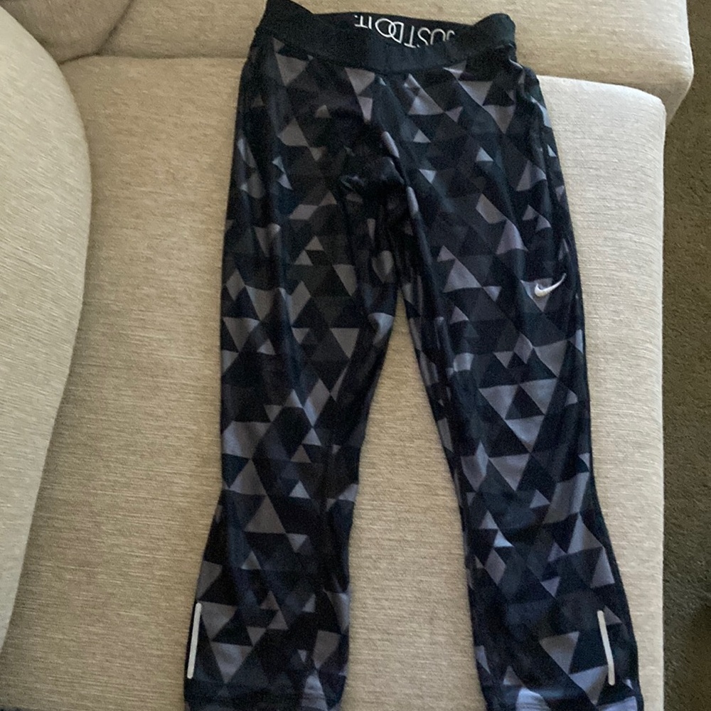 Nike capri dri fit leggings